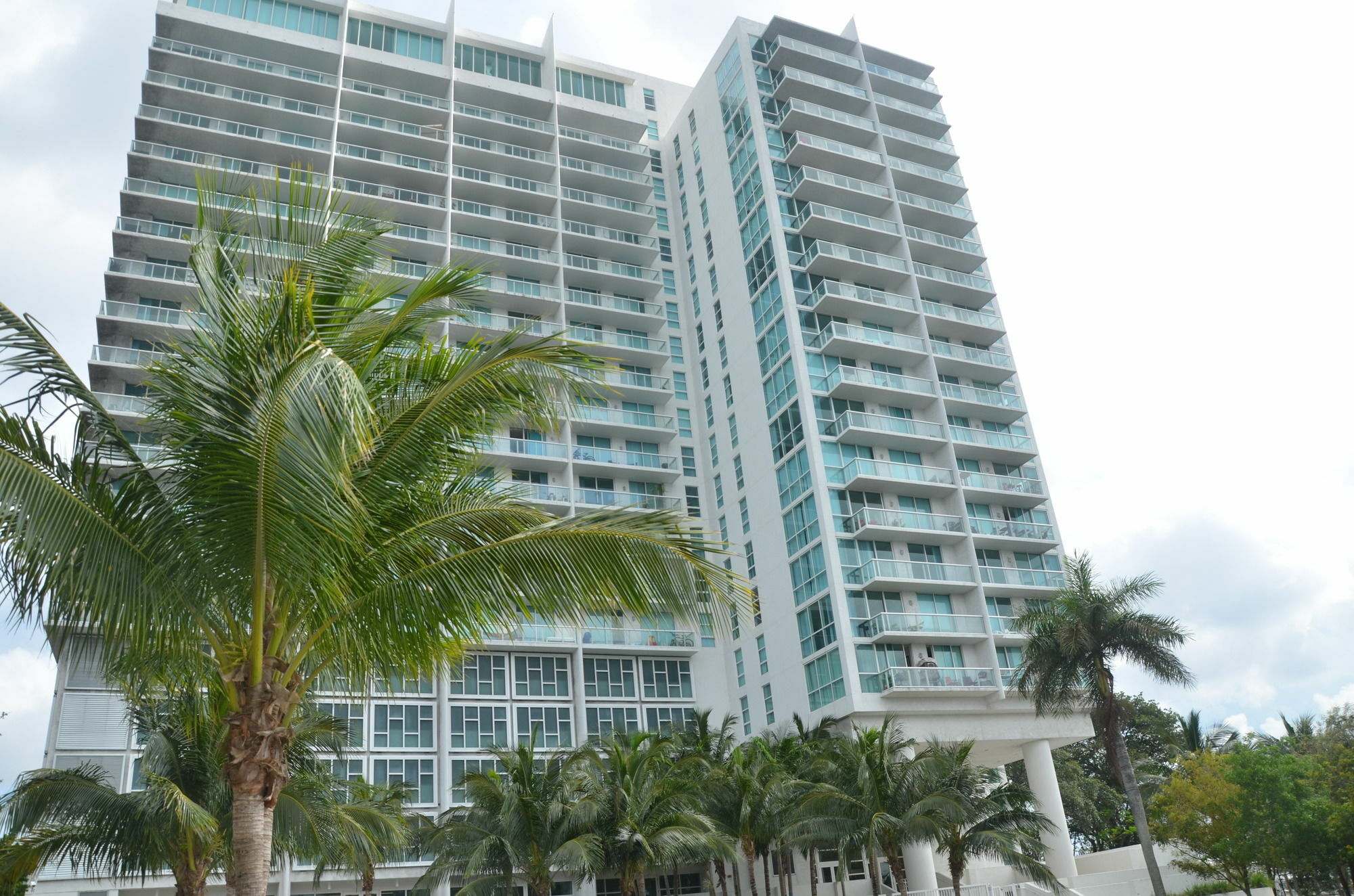 Riviera Luxury Living At River Oaks Marina And Tower Miami Exterior foto